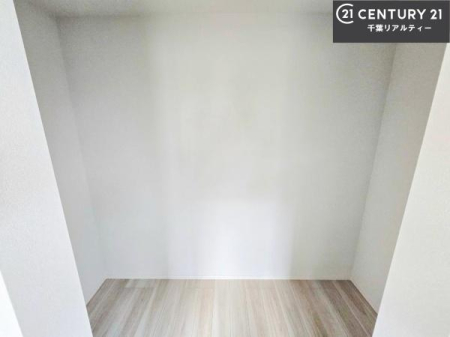 ���[ �E�H�[�N�C���N���[�[�b�g�t���ł��B��������̂��m���Ȃǂ����[���Ă��������ł��ˁI���ɂ���@�������ȂǋG�ߕ��̑傫�ȉƓd�����[�ł��܂��I
