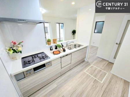�L�b�`�� ��Ƃ肠�钲���X�y�[�X�ō�Ƃ����₷�����K�ȃL�b�`���ł��I
���q�l�ƈꏏ�ɂ��َq������y���߂�L�X�X�y�[�X�ł��B�y�����������ԂɂȂ肻���ł��ˁI