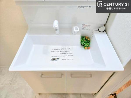 ���ʑ�E���ʏ� �[�����ʑ�{�E���́A�������˂ɂ����̂ł�����ꂪ�y�X�I���������ۂĂ܂��I
�L���C�Ȑ��ʏ��Ŏ��������̃��`�x�[�V�������オ��܂��ˁI