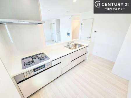 �L�b�`�� ��Ƃ肠�钲���X�y�[�X�ō�Ƃ����₷�����K�ȃL�b�`���ł��I
���q�l�ƈꏏ�ɂ��َq������y���߂�L�X�X�y�[�X�ł��B�y�����������ԂɂȂ肻���ł��ˁI