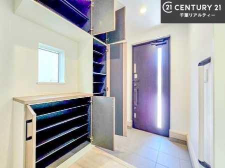 ���� �V���[�Y�{�b�N�X�t���Ȃ̂ŁA���ւ��Еt�����|�������₷���ł��I
�X�b�L���������ւŌ˂��J�����u�ԁA�������̂���S�n������Ԃ��o�}���Ă���܂��B