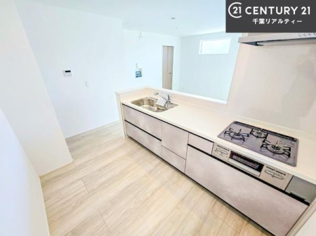 �L�b�`�� ��Ƃ肠�钲���X�y�[�X�ō�Ƃ����₷�����K�ȃL�b�`���ł��I
���q�l�ƈꏏ�ɂ��َq������y���߂�L�X�X�y�[�X�ł��B�y�����������ԂɂȂ肻���ł��ˁI