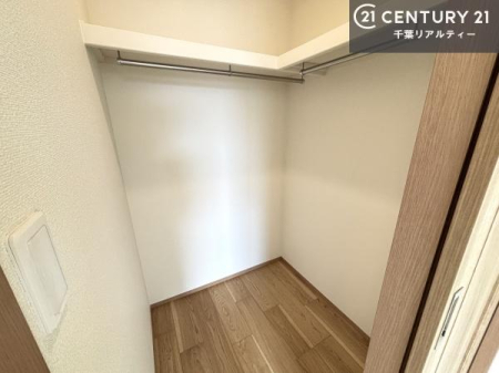 ���[ �E�H�[�N�C���N���[�[�b�g�t���ł��B��������̂��m���Ȃǂ����[���Ă��������ł��ˁI���ɂ���@�������ȂǋG�ߕ��̑傫�ȉƓd�����[�ł��܂��I