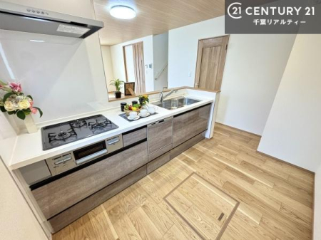 �L�b�`�� ���[�X�y�[�X���L�x�ŁA�����X�y�[�X���X�b�L���ƕЕt���Ђ�`�����p�ł��܂��I
���K�ɍ�Ƃ��ł��A�Ǝ��̌����A�b�v�I�����̗���������܂��I