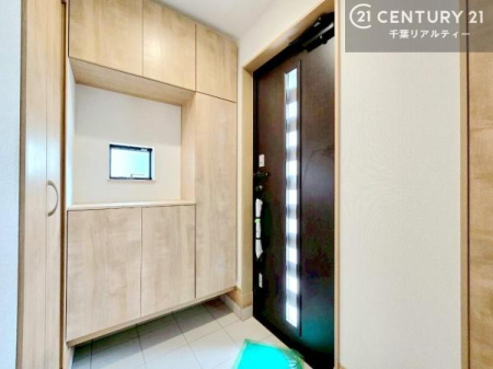 ���� �V���[�Y�{�b�N�X�t���Ȃ̂ŁA���ւ��Еt�����|�������₷���ł��I
�X�b�L���������ւŌ˂��J�����u�ԁA�������̂���S�n������Ԃ��o�}���Ă���܂��B