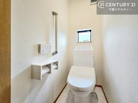 �g�C�� �������֍��ɂ��A�~��͕֍����g�����ł���̂ŗ₽���֍��ɍ��炸�ɍςފ������d�l�ł��I�V���v���ȃJ���[����Ƃ��Ă���̂ŁA������ꂪ���₷���ł��B