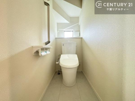 �g�C�� �������֍��ɂ��A�~��͕֍����g�����ł���̂ŗ₽���֍��ɍ��炸�ɍςފ������d�l�ł��I�V���v���ȃJ���[����Ƃ��Ă���̂ŁA������ꂪ���₷���ł��B