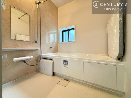 ���� �������������l�̕��͋C�̃o�X���[���́A�����o�Ă��ăo�X�^�C�����[���I
���d���撣���Ă��邲�J���ɂ��D�݂̍���̓����܂����āA�y����ł݂Ă͂������ł��傤���H