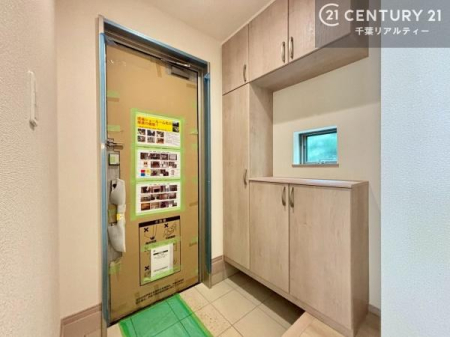 ���� ���֎��[���[�����Ă���̂ŁA���֎��肪�X�b�L���Еt�����q���ɌC�̒u����ɍ���܂���I
