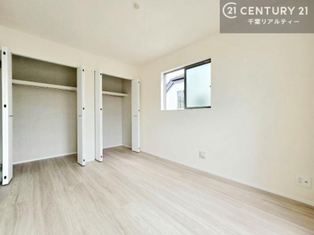 �m�� �V���v���Ƀf�U�C������Ă��邽�߁A�Ƌ��I�т܂���I
���C�ɓ���̉Ƌ��u���Ă��낰���Ԃ���邱�Ƃ��ł��܂��B