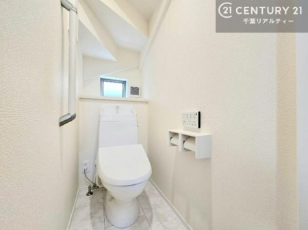 �g�C�� �������֍��ɂ��A�~��͕֍����g�����ł���̂ŗ₽���֍��ɍ��炸�ɍςފ������d�l�ł��I�V���v���ȃJ���[����Ƃ��Ă���̂ŁA������ꂪ���₷���ł��B