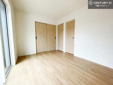 �m�� �S�����Ɏ��[�X�y�[�X���m�ۂ����A��炵�₷���ɔz�����ꂽ�Z�܂��B���[�ꏊ�ɍ���ɂ����A�������ڂ��₷�����K�ȏZ��Ԃł��B
