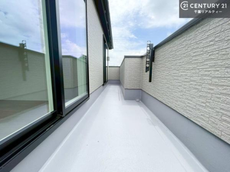 �o���R�j�[ ���[�t�o���R�j�[�I�������t���Ă���̂ŁA�}�ɉJ���~���Ă��G��ɂ������S�I�������������J�b�g���Ă����̂ŁA���V�C�̗ǂ����́A���O�֏o�Đ[�ċz����̂��悳�����ł��I
