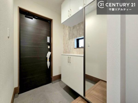 ���� �~���[�t���V���[�Y�{�b�N�X�t���Ȃ̂ŁA���ւ��Еt�����|�������₷���ł��I
�X�b�L���������ւŌ˂��J�����u�ԁA�������̂���S�n������Ԃ��o�}���Ă���܂��B