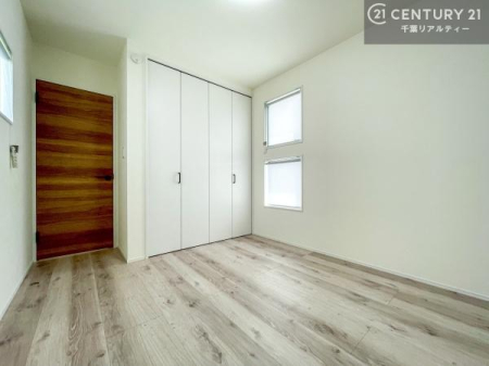 �m�� ���[�X�y�[�X�����Ă��܂��I�������X�b�L�����ڂ��鎖���ł��܂��ˁB
�Ƌ��I�΂Ȃ��V���v���ȃf�U�C���ׁ̈A�Ƌ��I�΂����C�ɓ���̋�ԍ�肪�ł������ł��ˁB