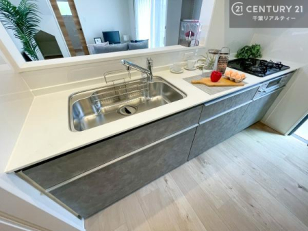 �L�b�`�� ��Ƃ����₷���V�X�e���L�b�`���ł��I���[����������t���Ă���̂ŁA�����X�y�[�X�ɕ���u���Ȃ��čςނ̂ŁA�L�X�g���āA���K�ɍ�Ƃ��ł��܂��I