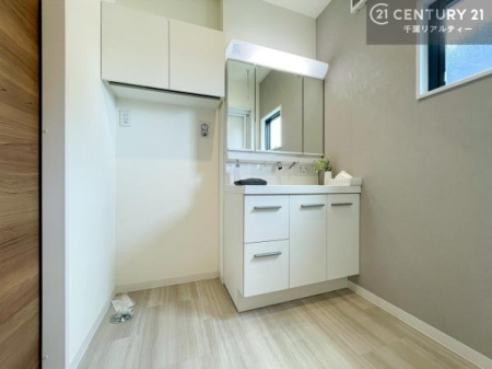 ���ʑ�E���ʏ� �g�Ȃ�𐮂�����ʏ��́A���������厖�ł��I������̐������̂��镵�͋C�����o�I�C�����悭���g�����������܂��B