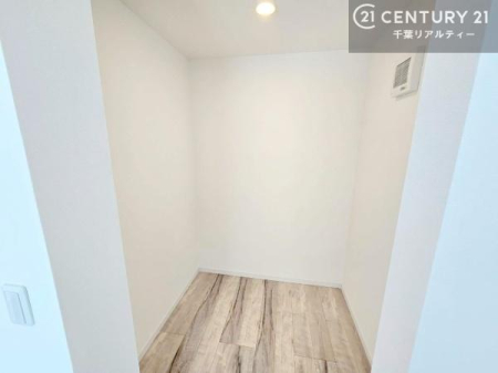 ���[ �E�H�[�N�C���N���[�[�b�g�t���ł��B��������̂��m���Ȃǂ����[���Ă��������ł��ˁI���ɂ���@�������ȂǋG�ߕ��̑傫�ȉƓd�����[�ł��܂��I
