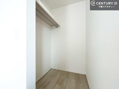 ���[ �E�H�[�N�C���N���[�[�b�g�t���ł��B��������̂��m���Ȃǂ����[���Ă��������ł��ˁI���ɂ���@�������ȂǋG�ߕ��̑傫�ȉƓd�����[�ł��܂��I�i�{�H��j
