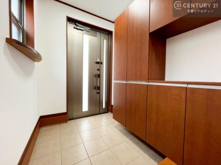 ���� �V���[�Y�{�b�N�X�t���Ȃ̂ŁA���ւ��Еt�����|�������₷���ł��I
�X�b�L���������ւŌ˂��J�����u�ԁA�������̂���S�n������Ԃ��o�}���Ă���܂��B