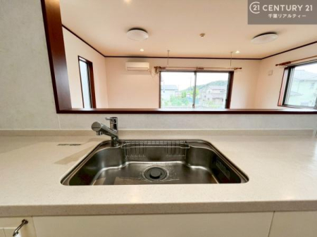 �L�b�`�� ���C�h�ȃV���N�ł��ˁI�������˂ɂ������������₷���Ǝ����y�X�d�l�̃V�X�e���L�b�`���ł��I
�f�U�C�����Ƌ@�\�������˂��L�b�`���Ő�����������܂��ˁI