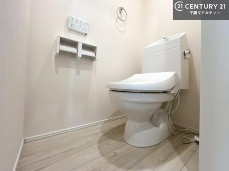 �g�C�� �������֍��ɂ��A�~��͕֍����g�����ł���̂ŗ₽���֍��ɍ��炸�ɍςފ������d�l�ł��I�V���v���ȃJ���[����Ƃ��Ă���̂ŁA������ꂪ���₷���ł��B�i�{�H��j