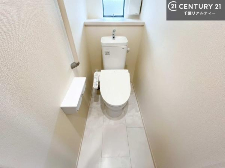 �g�C�� �������֍��ɂ��A�~��͕֍����g�����ł���̂ŗ₽���֍��ɍ��炸�ɍςފ������d�l�ł��I�V���v���ȃJ���[����Ƃ��Ă���̂ŁA������ꂪ���₷���ł��B�i�{�H��j
