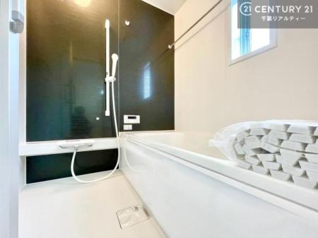 ���� �������������l�̕��͋C�̃o�X���[���́A�����o�Ă��ăo�X�^�C�����[���I
���d���撣���Ă��邲�J���ɂ��D�݂̍���̓����܂����āA�y����ł݂Ă͂������ł��傤���H