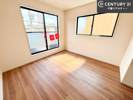 �Q�� �D���������������ޗm���́A���̖ڊo�߂��C�������ǂ������ł��ˁB���������Ԃ��������Ɖ߂������Ƃ��ł��܂��B�D�����F�����̃t���[�����O���ǂ�ȉƋ�ɂ��}�b�`���܂��I