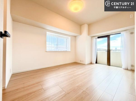 �m�� �o���R�j�[�ɖʂ��Ă���m���ł��B���邭�����肪����A���C����������ł��܂��I���N���āA�O�ɏo�Ĕw�L�т����[�ċz�����ǂ������}������邱�Ƃ��ł��܂��B