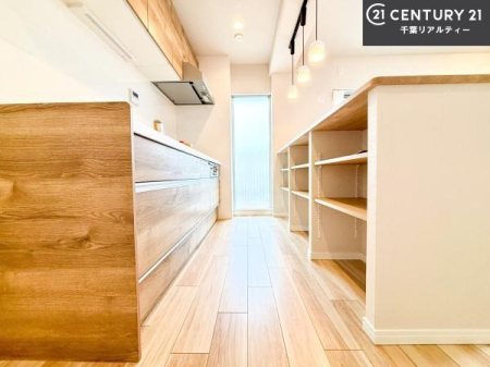 �L�b�`�� ���[�X�y�[�X���L�x�ŁA�����X�y�[�X���X�b�L���ƕЕt���Ђ�`�����p�ł��܂��I
���K�ɍ�Ƃ��ł��A�Ǝ��̌����A�b�v�I�����̗���������܂��I