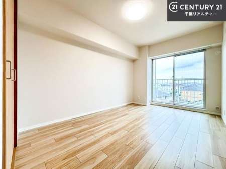 �m�� �o���R�j�[�ɖʂ��Ă���m���ł��B���邭�����肪����A���C����������ł��܂��I���N���āA�O�ɏo�Ĕw�L�т����[�ċz�����ǂ������}������邱�Ƃ��ł��܂��B