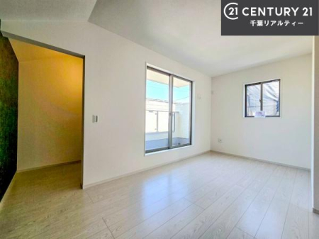 �m�� �o���R�j�[�ɖʂ��Ă���m���ł��B���邭�����肪����A���C����������ł��܂��I���N���āA�O�ɏo�Ĕw�L�т����[�ċz�����ǂ������}������邱�Ƃ��ł��܂��B