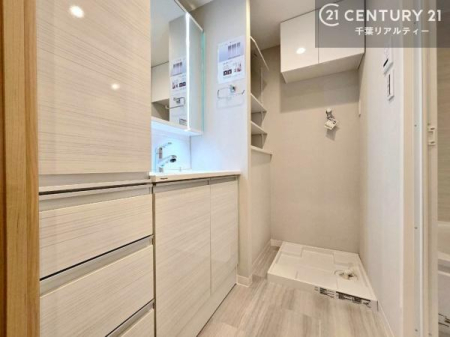 ���ʑ�E���ʏ� ���[�L�x�Ȑ��ʏ��ł��B���ʑ�͎O�ʋ��d�l�ŋ��̌��ɂ����[������܂��B����@�u����͐���p���t���Ȃ̂ł���������S���Ăł��܂��B