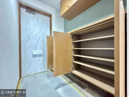 ���� �V���[�Y�{�b�N�X�t���Ȃ̂ŁA���ւ��Еt�����|�������₷���ł��I
�X�b�L���������ւŌ˂��J�����u�ԁA�������̂���S�n������Ԃ��o�}���Ă���܂��B