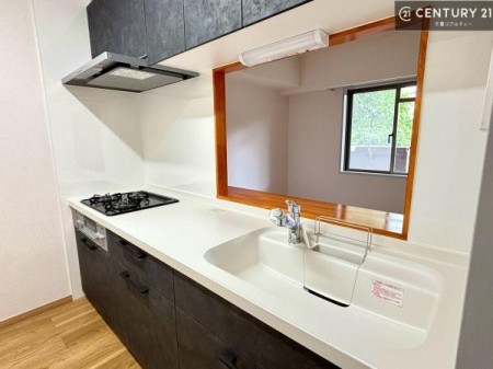 �L�b�`�� ���C�h�ȃV���N�ł��ˁI�������˂ɂ������������₷���Ǝ����y�X�d�l�̃V�X�e���L�b�`���ł��I
�f�U�C�����Ƌ@�\�������˂��L�b�`���Ő�����������܂��ˁI
