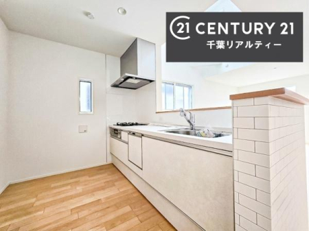 �L�b�`�� ��Ƃ肠�钲���X�y�[�X�ō�Ƃ����₷�����K�ȃL�b�`���ł��I
���q�l�ƈꏏ�ɂ��َq������y���߂�L�X�X�y�[�X�ł��B�y�����������ԂɂȂ肻���ł��ˁI