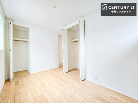 �q������ ���[�X�y�[�X�����Ă��܂��I�������X�b�L�����ڂ��鎖���ł��܂��ˁB
�Ƌ��I�΂Ȃ��V���v���ȃf�U�C���ׁ̈A�Ƌ��I�΂����C�ɓ���̋�ԍ�肪�ł������ł��ˁB