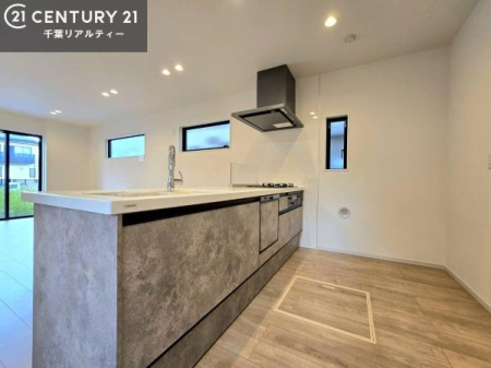 �L�b�`�� ��Ƃ肠�钲���X�y�[�X�ō�Ƃ����₷�����K�ȃL�b�`���ł��I
���q�l�ƈꏏ�ɂ��َq������y���߂�L�X�X�y�[�X�ł��B�y�����������ԂɂȂ肻���ł��ˁI