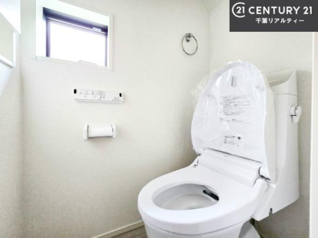 �g�C�� �������֍��ɂ��A�~��͕֍����g�����ł���̂ŗ₽���֍��ɍ��炸�ɍςފ������d�l�ł��I�V���v���ȃJ���[����Ƃ��Ă���̂ŁA������ꂪ���₷���ł��B