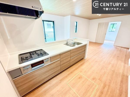 �L�b�`�� ��Ƃ肠�钲���X�y�[�X�ō�Ƃ����₷�����K�ȃL�b�`���ł��I
���q�l�ƈꏏ�ɂ��َq������y���߂�L�X�X�y�[�X�ł��B�y�����������ԂɂȂ肻���ł��ˁI