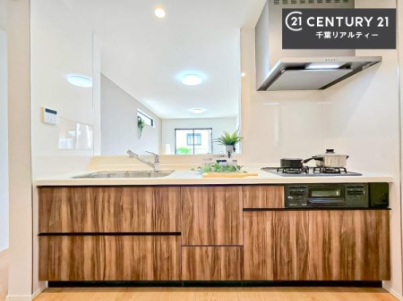 �L�b�`�� ���[�X�y�[�X���L�x�ŁA�����X�y�[�X���X�b�L���ƕЕt���Ђ�`�����p�ł��܂��I
���K�ɍ�Ƃ��ł��A�Ǝ��̌����A�b�v�I�����̗���������܂��I