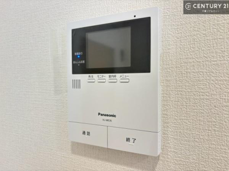 ���̑����� TV���j�^�[�t���C���^�[�z��������A�K��҂��f���Ŋm�F���Ă���Ή��ł��邽�߁A�h�Ɩʂ����S�ł��B���q�l�̂�����Ԏ��ɂ��S�����A���Ƒ��̈��S�E���S�ȕ�炵���T�|�[�g���܂��B