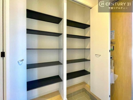 ���� ���֎��[���[�����Ă���̂ŁA���֎��肪�X�b�L���Еt�����q���ɂ��C�̒u����ɍ���܂���I