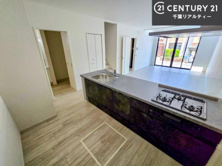 �L�b�`�� ��Ƃ肠�钲���X�y�[�X�ō�Ƃ����₷�����K�ȃL�b�`���ł��I
���q�l�ƈꏏ�ɂ��َq������y���߂�L�X�X�y�[�X�ł��B�y�����������ԂɂȂ肻���ł��ˁI