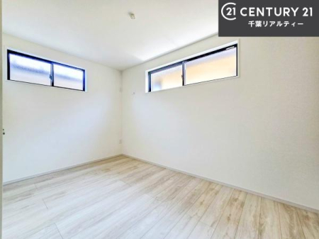 �m�� ���邭���ʂ��̗ǂ������ł��B�u�V���v���v�Ƀf�U�C�����ꂽ�����B���R�x�������̂ŉƋ�⃌�C�A�E�g�ł��D�݂̋�Ԃ�n��グ���܂��B�����x�A���n�ɂĂ��m�F���������B