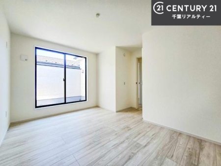 �m�� �o���R�j�[�ɖʂ��Ă���m���ł��B���邭�����肪����A���C����������ł��܂��I���N���āA�O�ɏo�Ĕw�L�т����[�ċz�����ǂ������}������邱�Ƃ��ł��܂��B