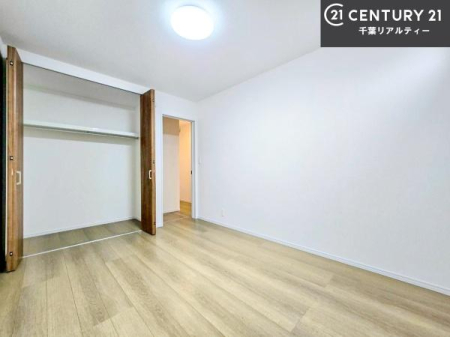 �m�� �V���v���Ƀf�U�C������Ă��邽�߁A�Ƌ��I�т܂���I
���C�ɓ���̉Ƌ��u���Ă��낰���Ԃ���邱�Ƃ��ł��܂��B
