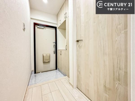 ���� �V���[�Y�{�b�N�X�t���B���ւ��Еt�����|�������₷���ł��I
�X�b�L���������ւŌ˂��J�����u�ԁA�������̂���S�n������Ԃ��o�}���Ă���܂��B
