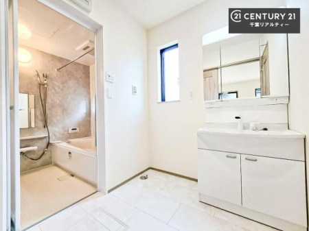 ���ʑ�E���ʏ� �[�����ʑ�{�E���́A�������˂ɂ����̂ł�����ꂪ�y�X�I���������ۂĂ܂��I
�L���C�Ȑ��ʏ��Ŏ��������̃��`�x�[�V�������オ��܂��ˁI